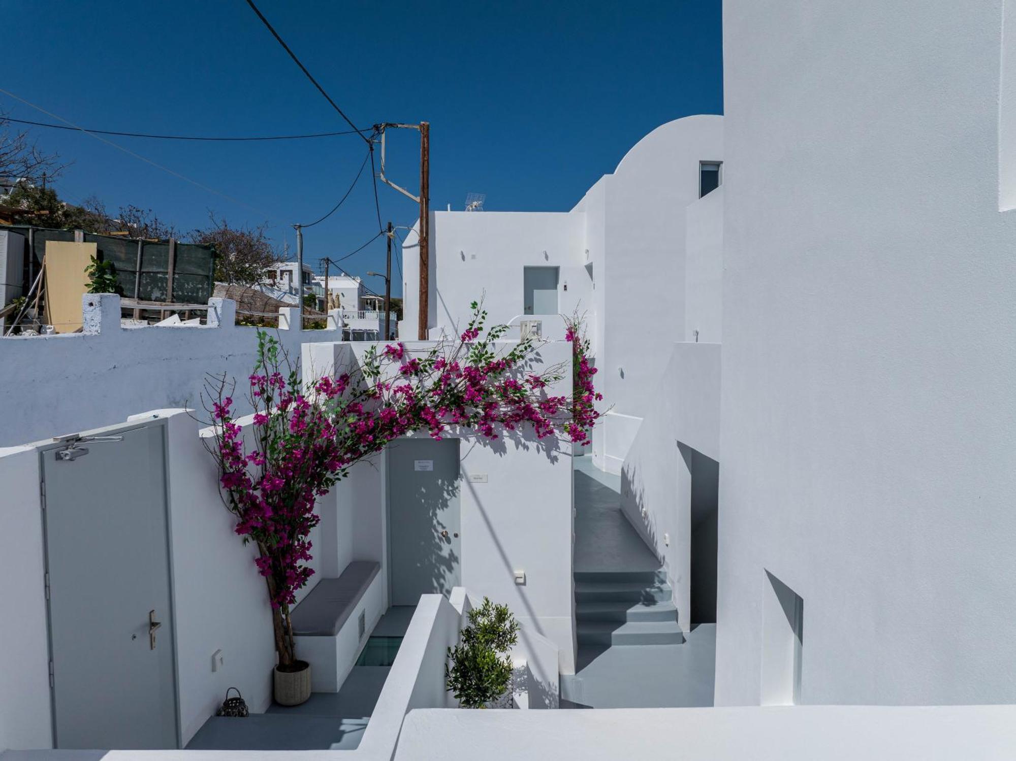 Cycladic Suites & Spa ฟิรา ภายนอก รูปภาพ